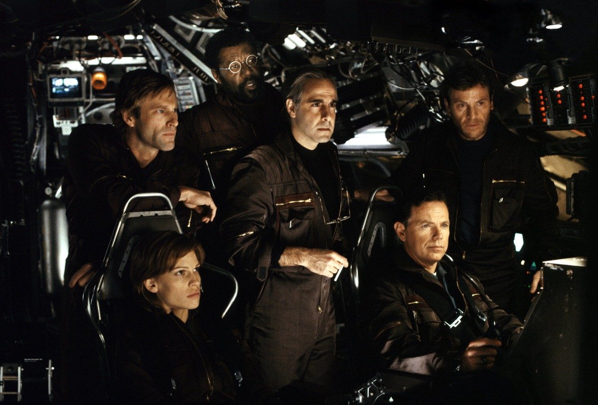 Aaron Eckhart, Hilary Swank, Delroy Lindo, Stanley Tucci, Bruce Greenwood and Tcheky Karyo in The Core (2003)