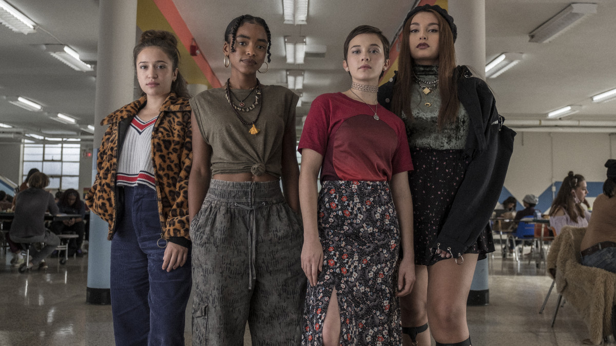 (l to r) Gideon Adlon, Lovie Simone, Cailee Spaeny and Zoey Luna in The Craft: Legacy (2020)