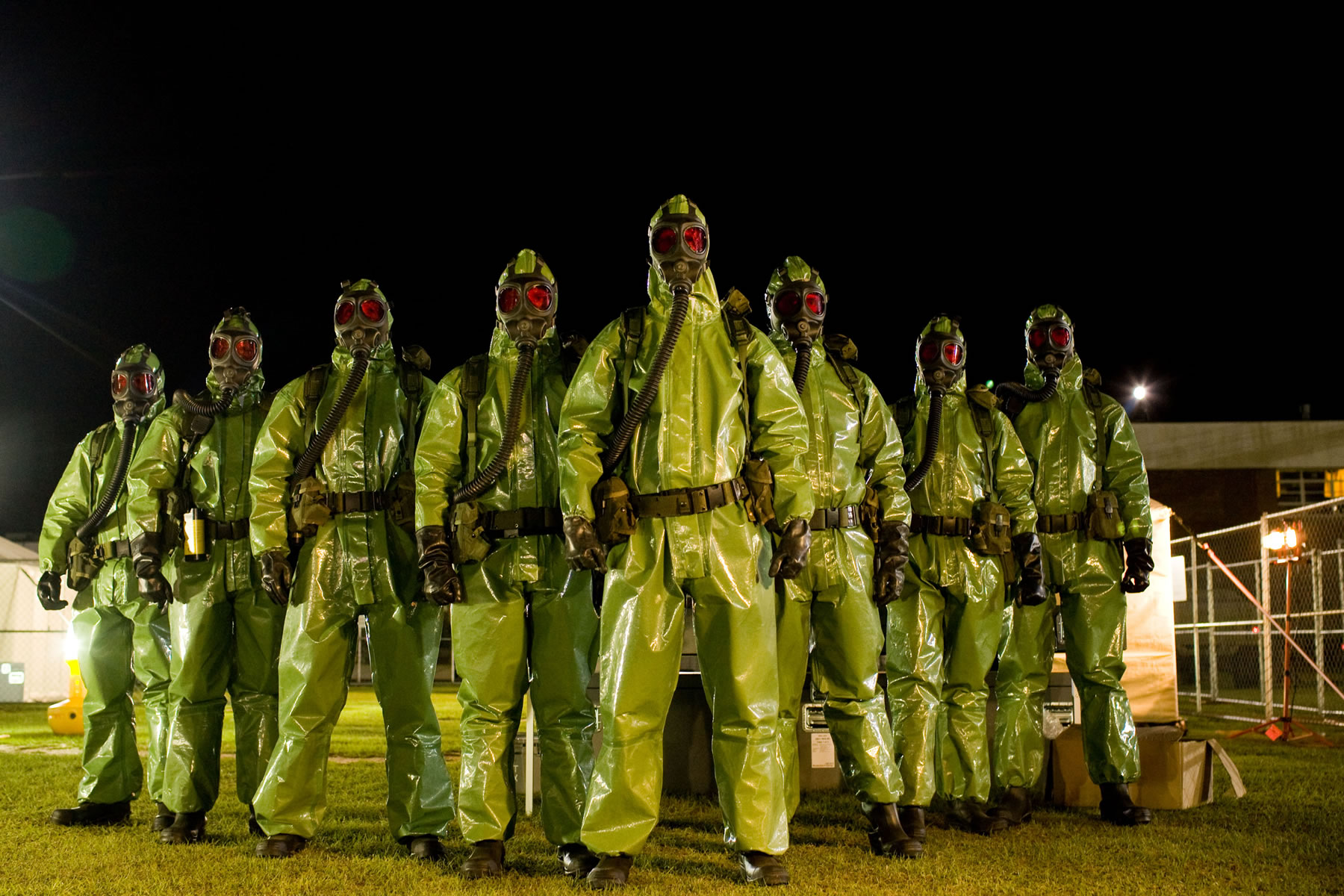 Sinister vac suited military in The Crazies (2010)