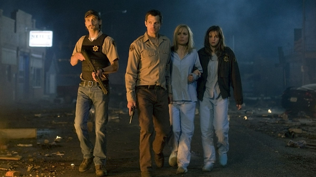 Joe Anderson, Timothy Olyphant, Radha Mitchell, Danielle Panabaker in The Crazies (2010)