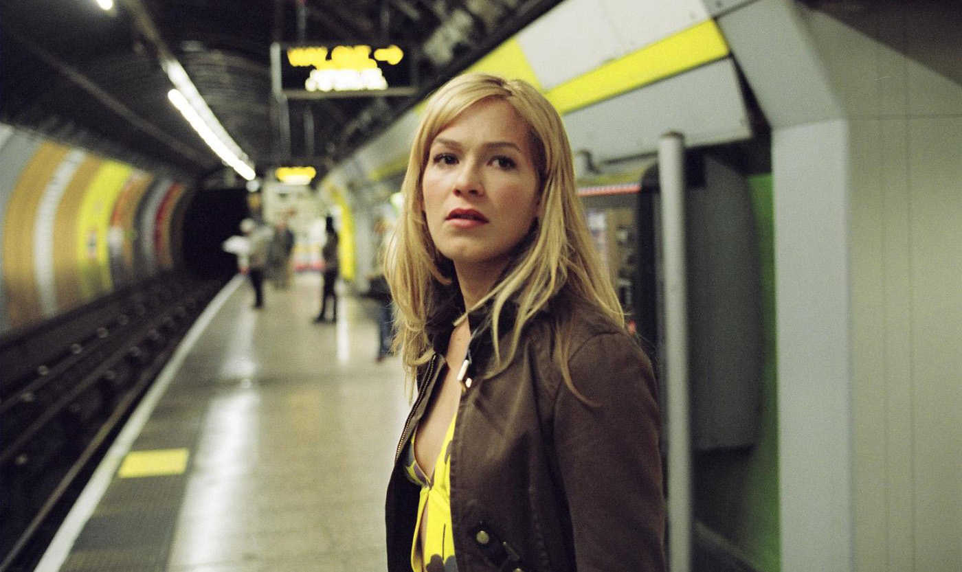 Franka Potente in the London Underground in Creep (2004)