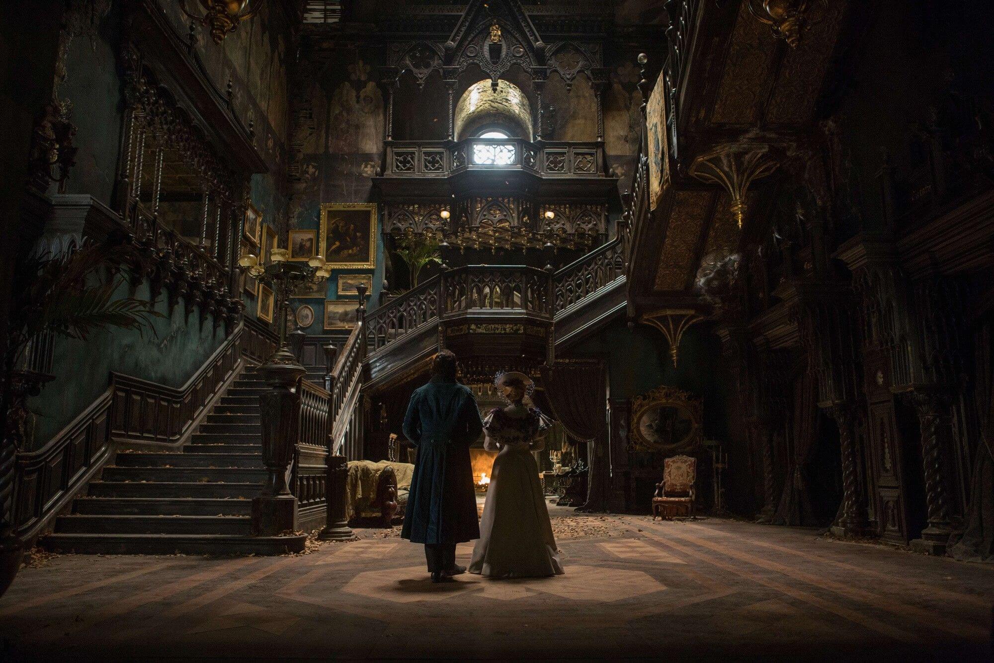 Stunningly designed haunted house set in Crimson Peak (2015)