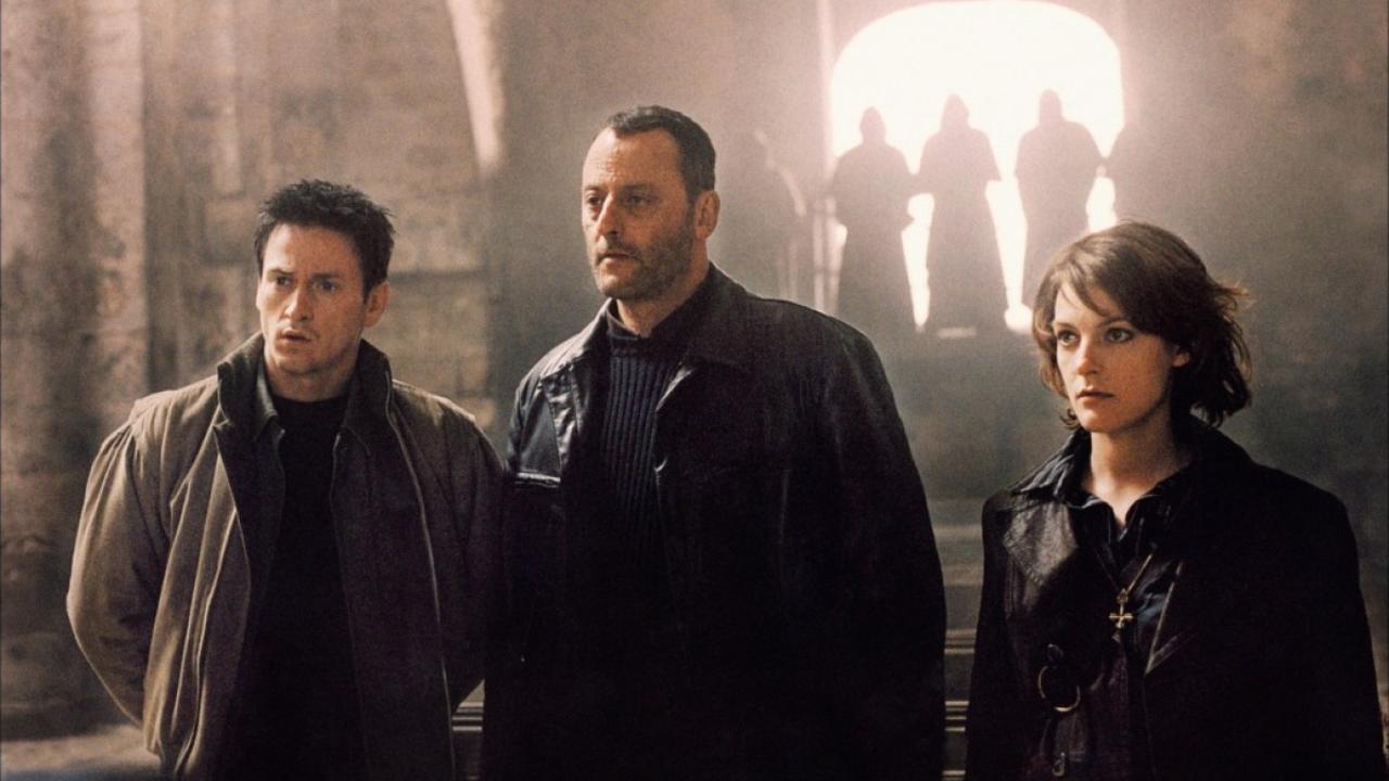 Investigating the murders - (l to r) Benoit Magimel, Jean Reno and Camille Natta in Crimson Rivers II: Angels of the Apocalypse (2003)