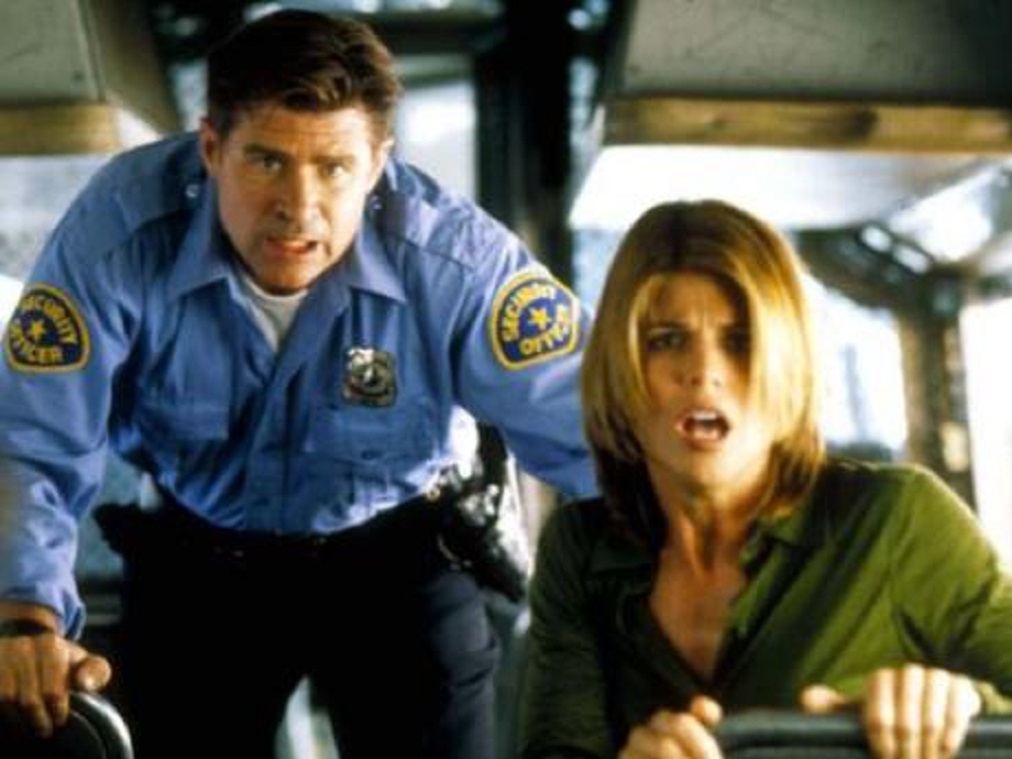 Treat Williams, Lori Loughlin in Critical Mass (2000)