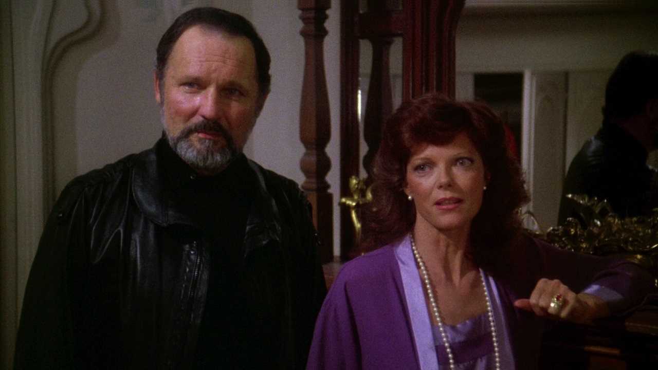 Director Jonathan Stryker (John Vernon) and actress Samantha Sherwood (Samantha Eggar) in Curtains (1983)