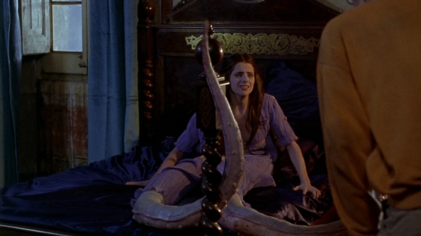Macarena Gomez with mermaid tail in Dagon (2001)