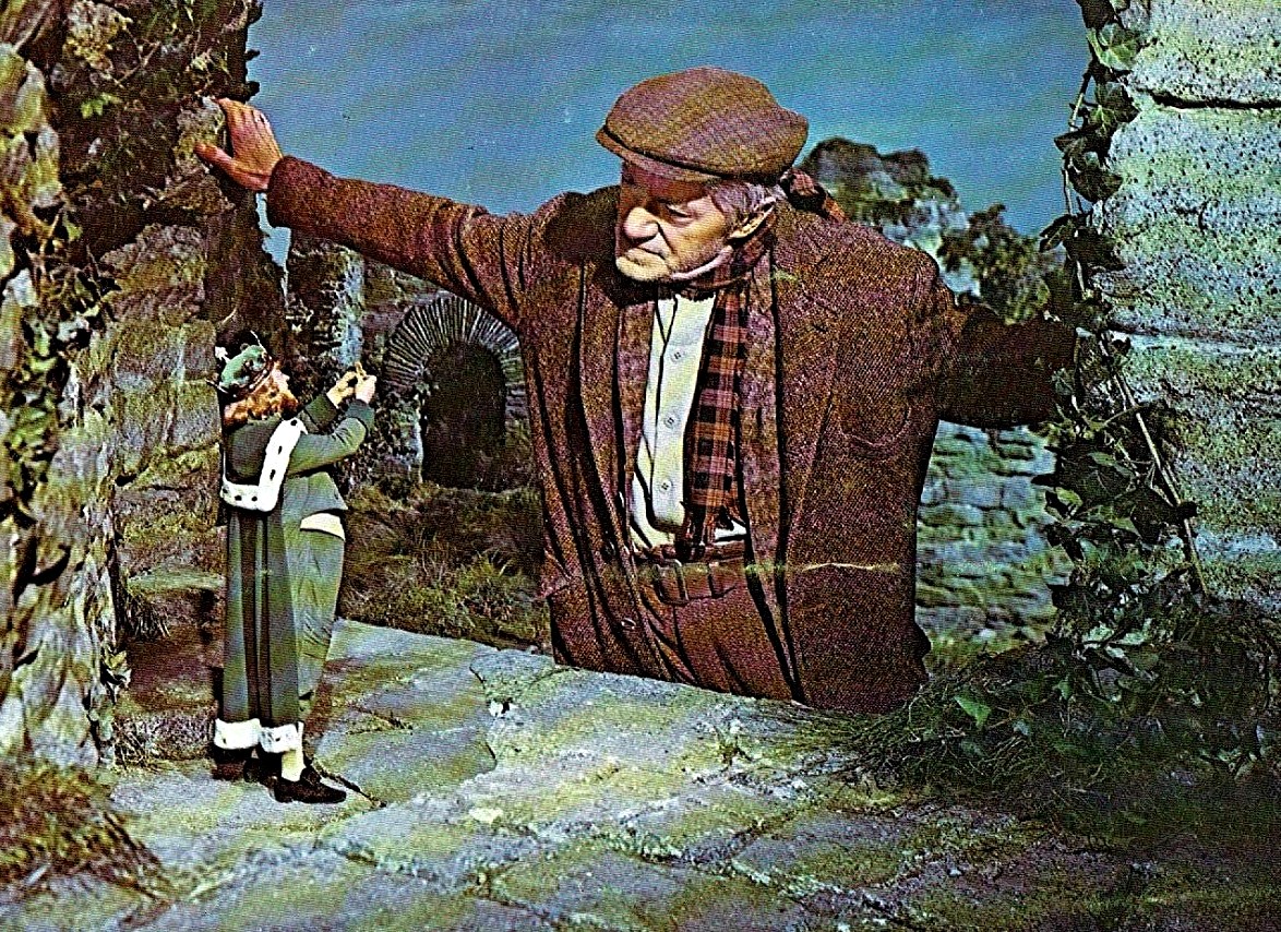 (l to r) The leprechaun king Brian Connors (Jimmy O'Dea) and Darby O'Gill (Albert Sharpe) in Darby O'Gill and the Little People (1959)