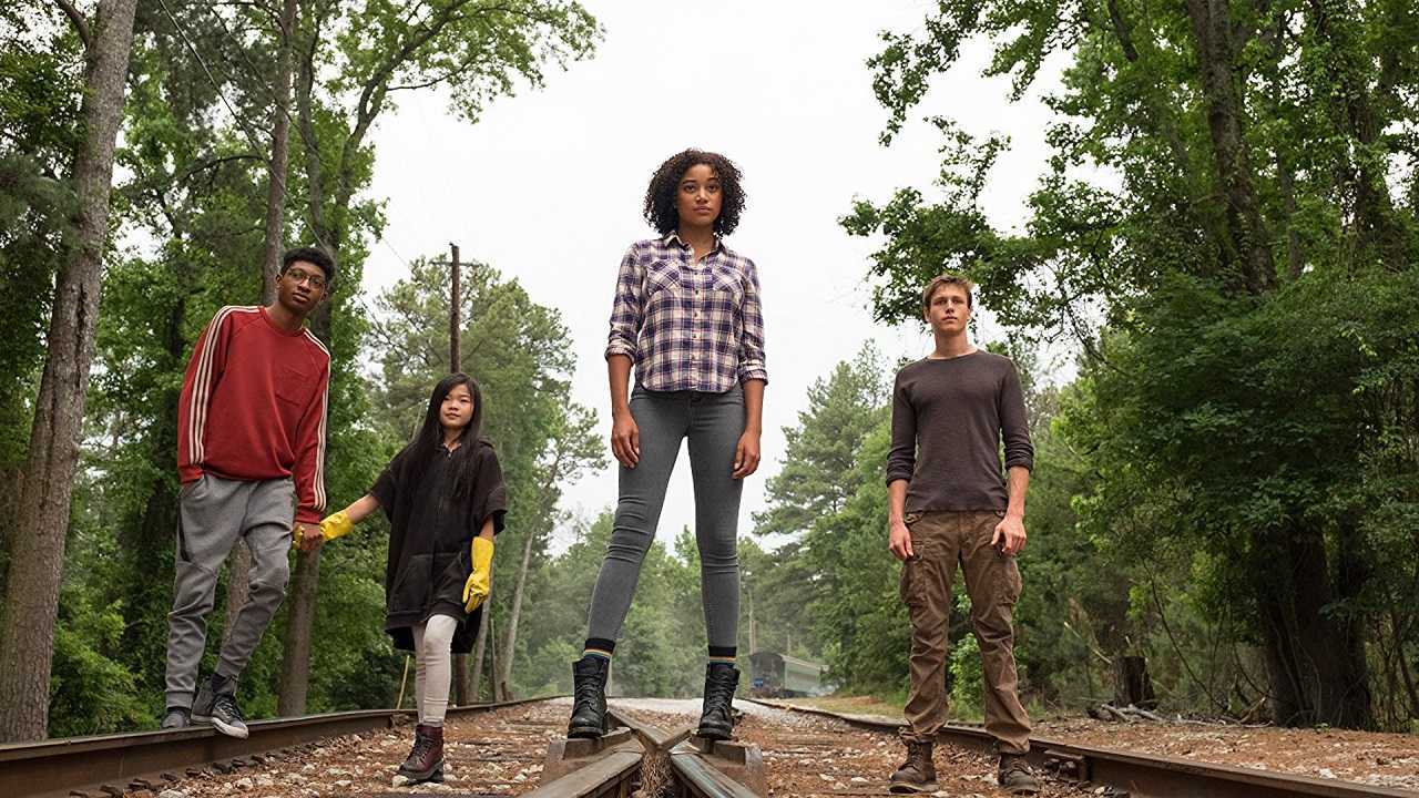 Chubs (Skylan Boroks), Zu (Miya Cech), Ruby Daly (Amandla Stenberg) and Liam Stewart (Harris Dickinson) in The Darkest Minds (2018)