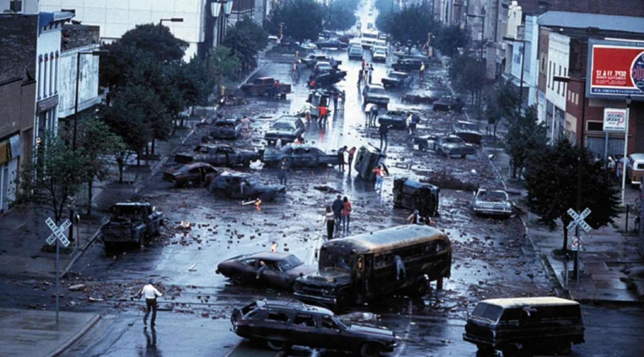 The devastation in the aftermath in The Day After (1983)