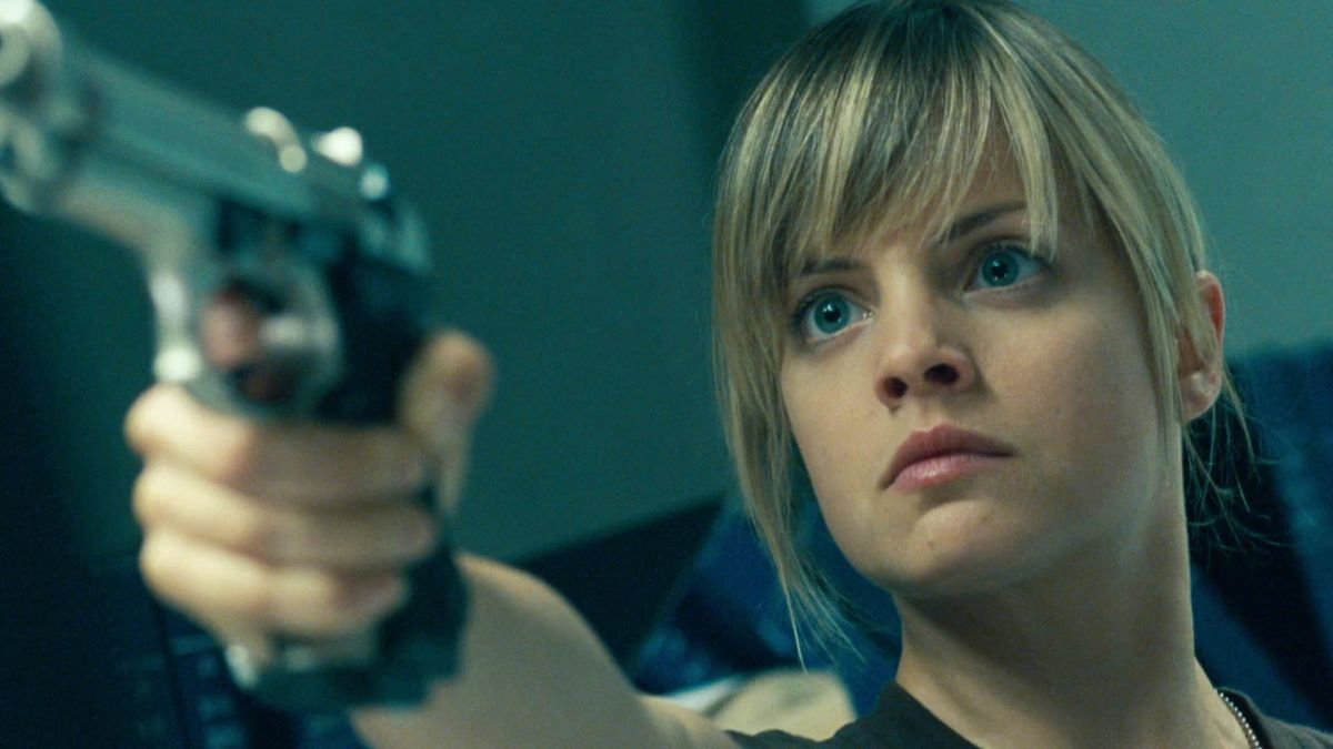 Heroine Mena Suvari in Day of the Dead (2008)