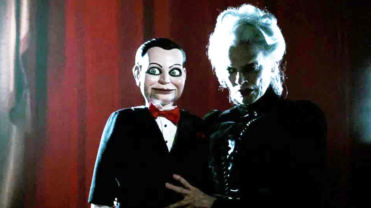 Mary Shaw (Judith Roberts) with the ventriloquist's dunny Billy in Dead Silence (2007)