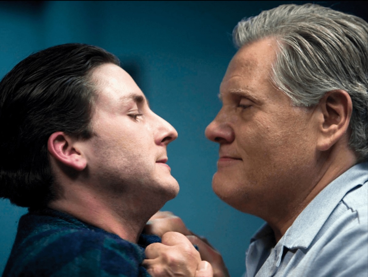 Jason Moss (Jesse Moss) and John Wayne Gacy (William Forsythe) in Dear Mr. Gacy (2010)