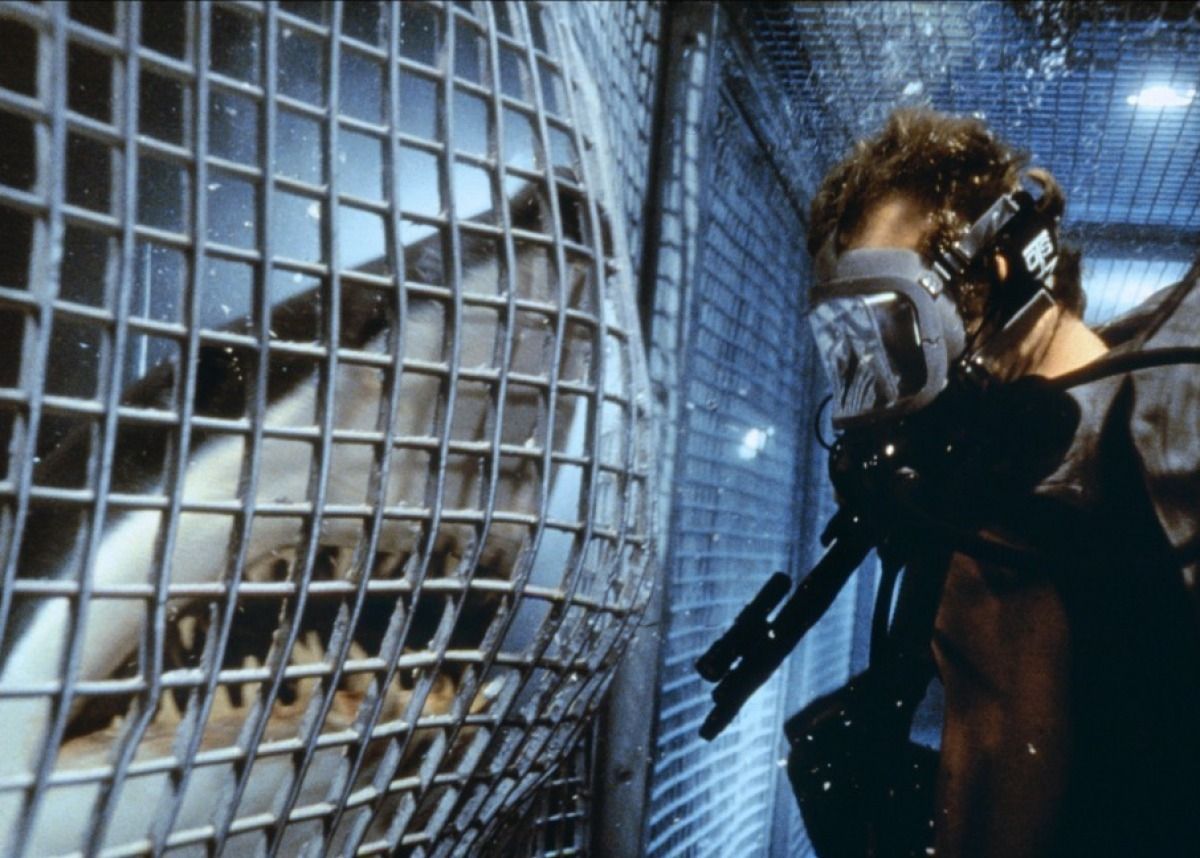 Deep Blue Sea (1999) - Moria