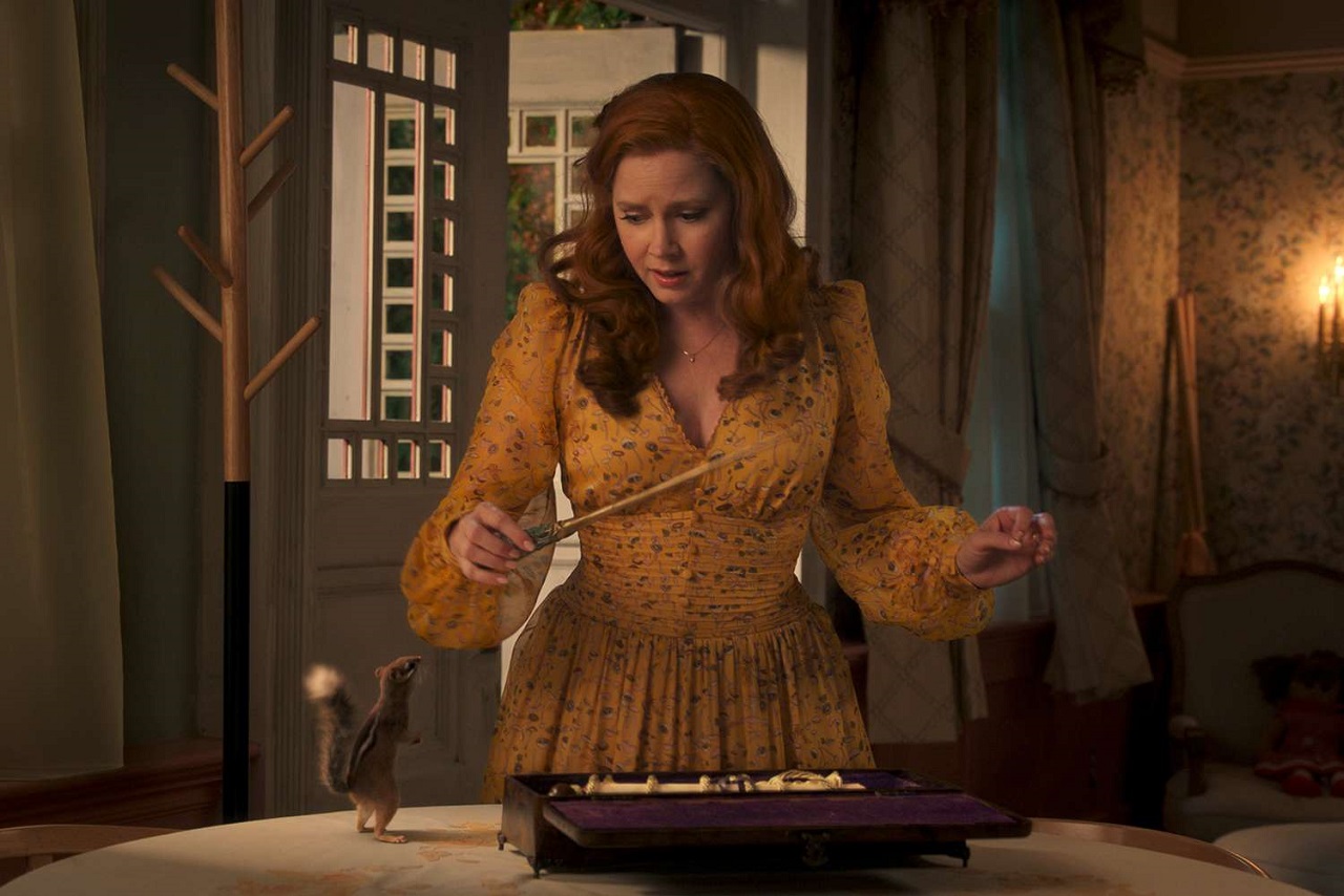 Giselle (Amy Adams) makes a wish in Disenchanted (2022)