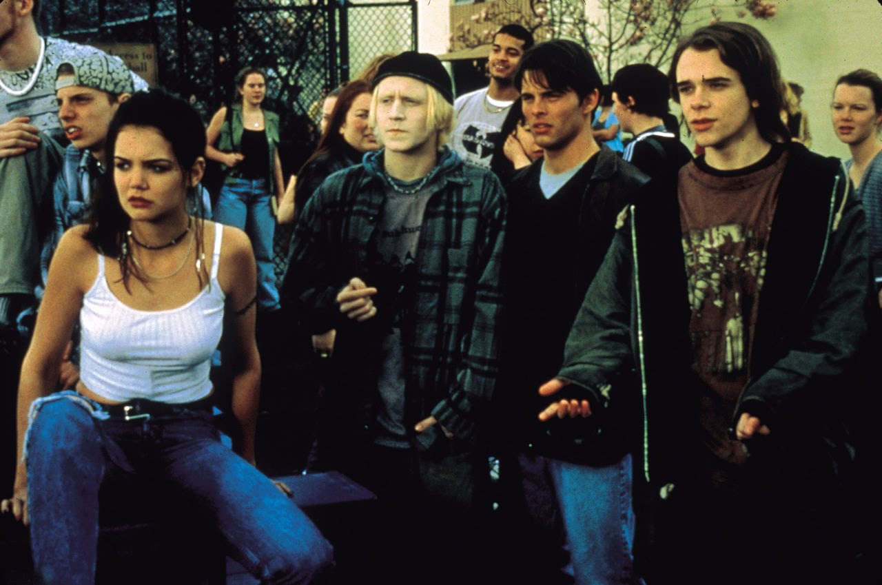 High school students - (l to r) Katie Holmes, Chad E. Donella, James Marsden and Nick Stahl in Disturbing Behavior (1998)