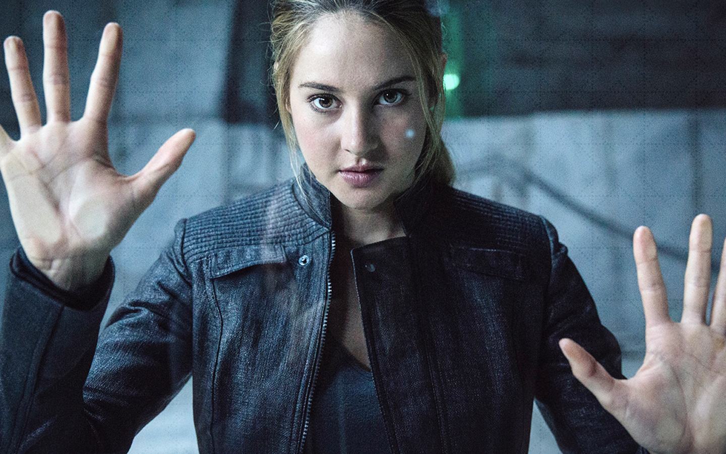 Shailene Woodley as Tris Prior in Divergent (2014)