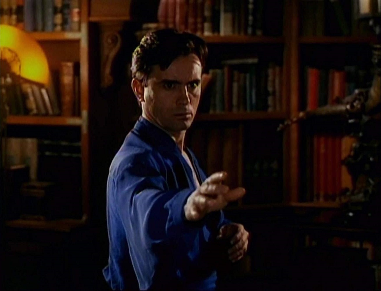 Jeffrey Combs as Dr Anton Mordrid in Doctor Mordrid (1992)