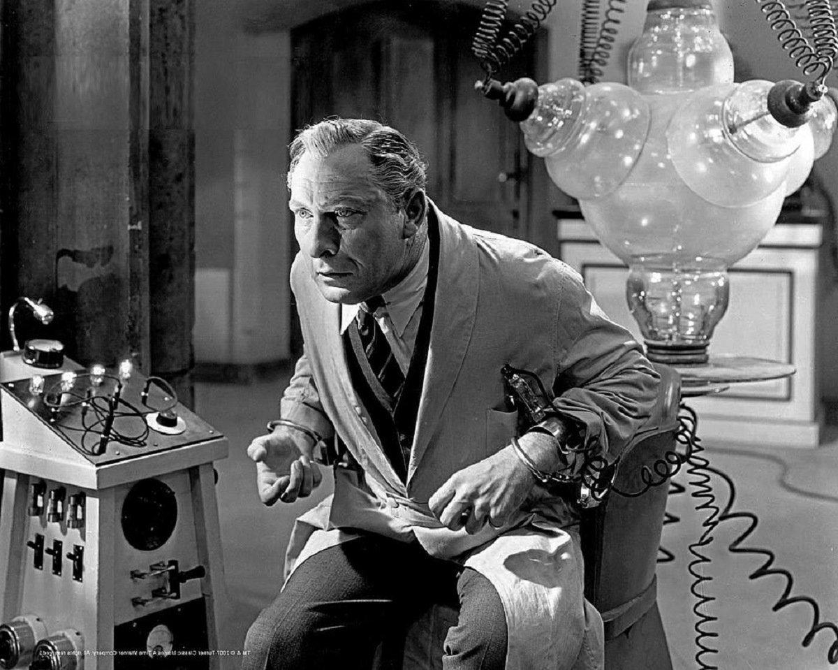 Lionel Atwill as Dr Xavier in Doctor X (1932)