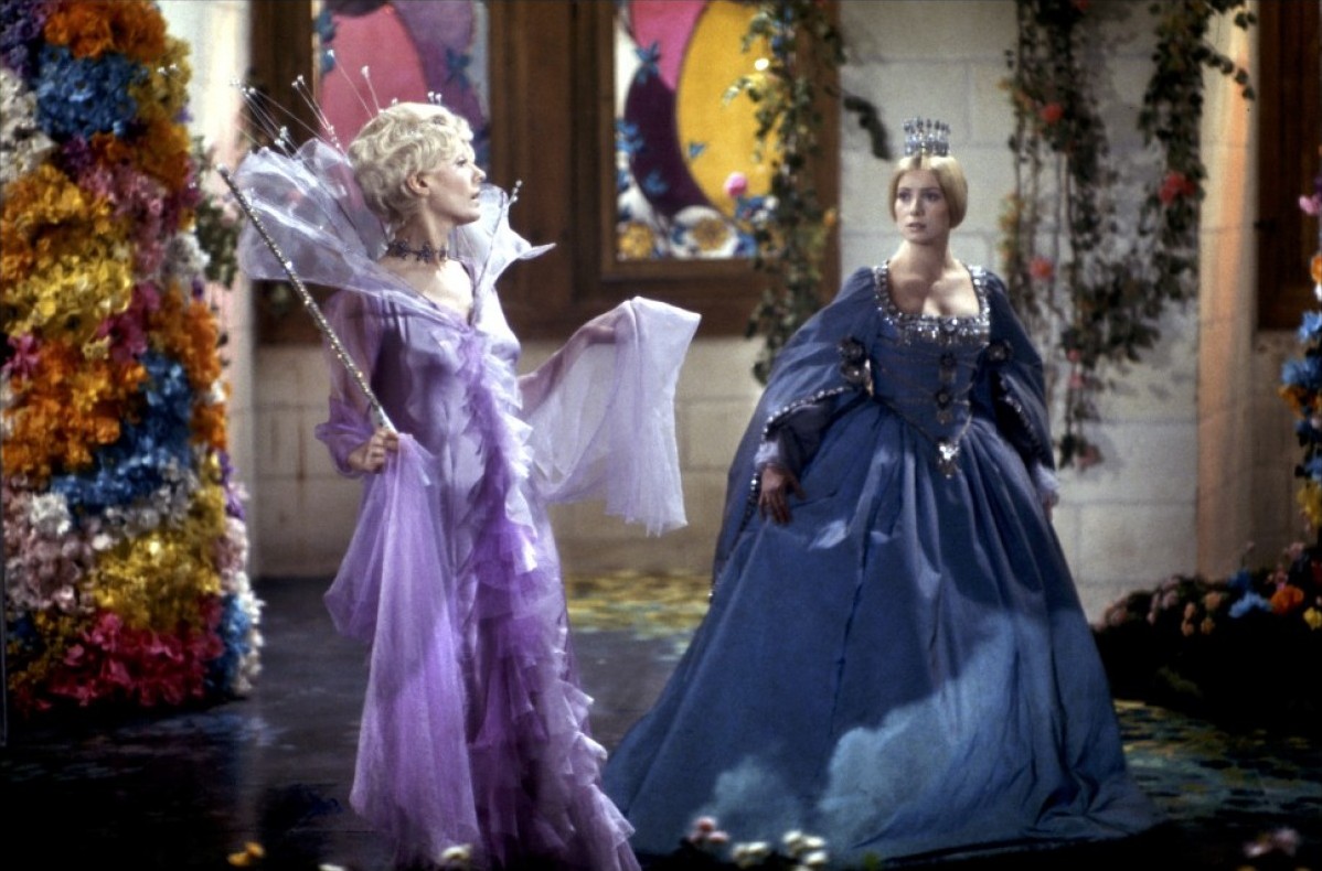 (l to r) the Fairy Godmother (Delphine Seyrig) and The Princess (Catherine Deneuve) in Donkey Skin (1970)