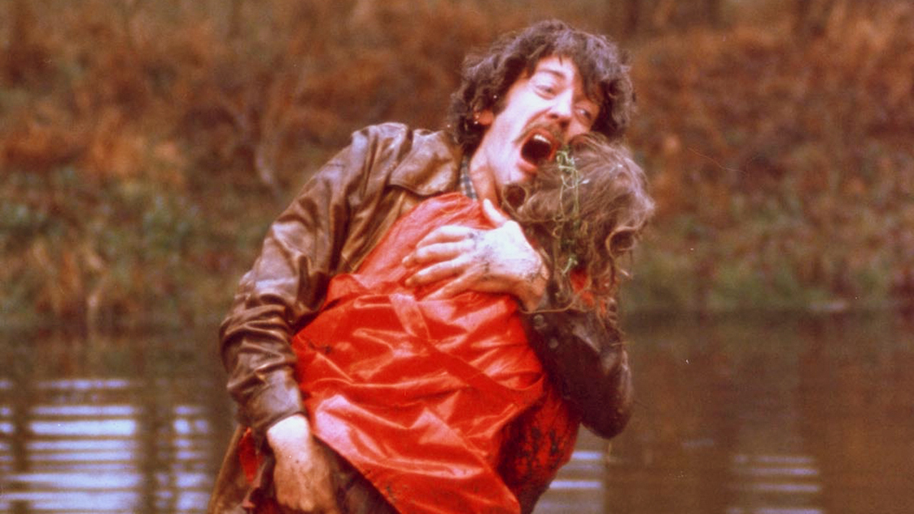 Donald Sutherland with daughter's drowned body in Don't Look Now (1973)