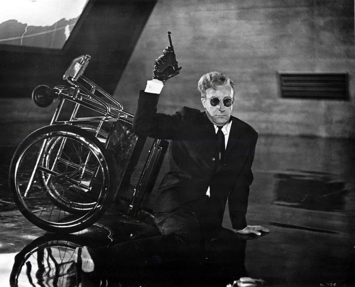 Dr Strangelove Or How I Learned To Stop Worrying And Love The Bomb 1964 Moria