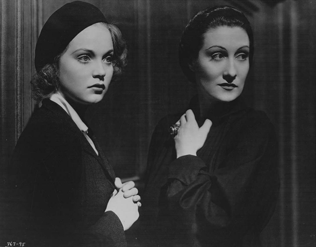 Nan Grey and Gloria Holden in Dracula's Daughter (1936)