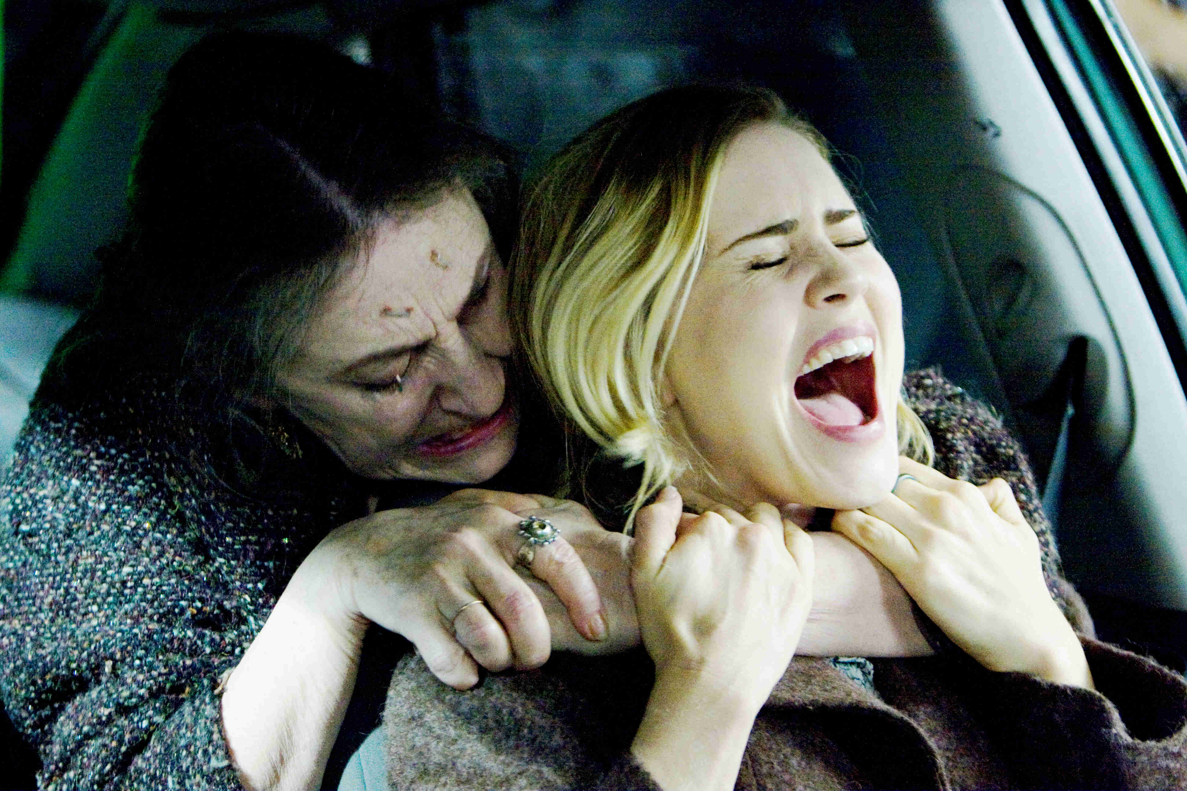 Lorna Raver attacks Alison Lohman in Drag Me to Hell (2009)
