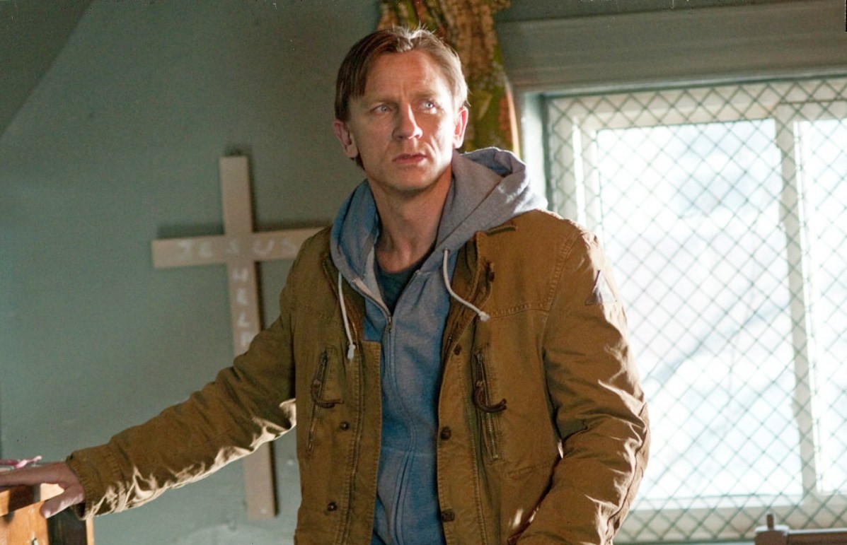 Daniel Craig moves into the Dream House (2011)