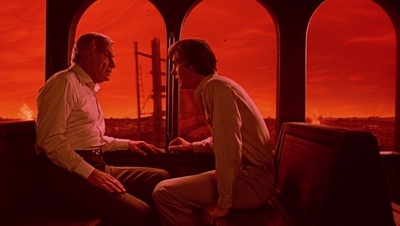 Psychic Dennis Quaid talks to the President (Eddie Albert) in his dream of a nuclear devastated world in Dreamscape (1984)