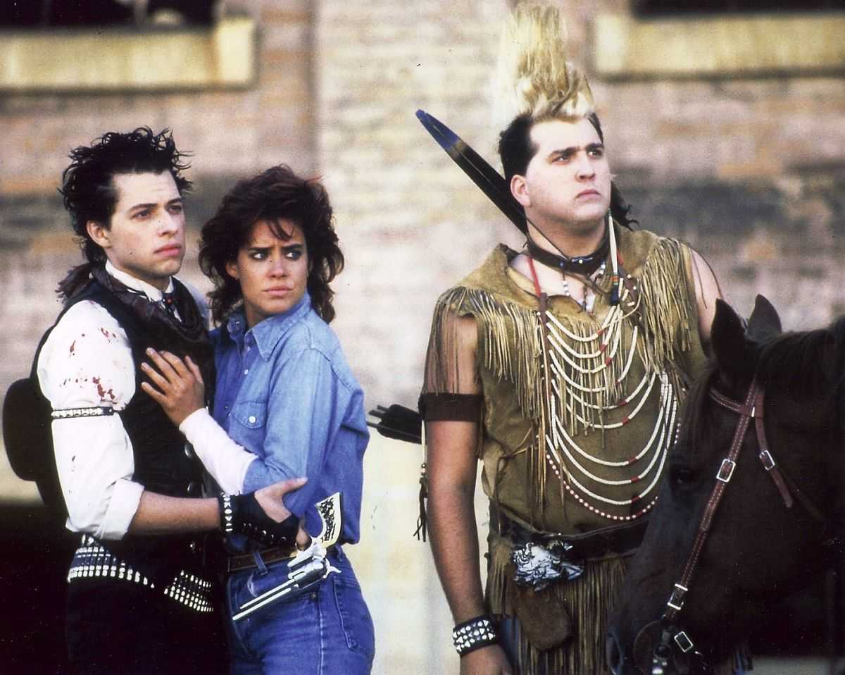 Jon Cryer, Catherine Mary Stewart, Daniel Roebuck in Dudes (1987)