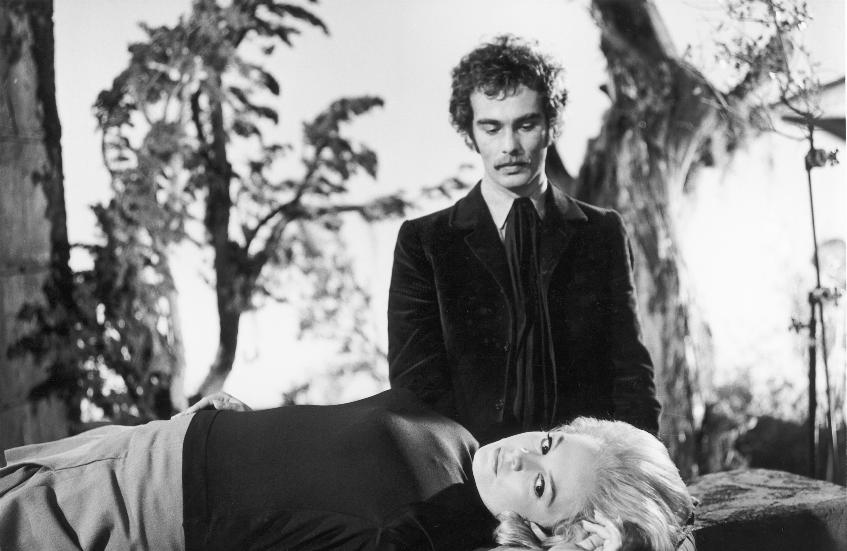 Dean Stockwell prepares to sacrifice Sandra Dee to summon the Elder Gods in The Dunwich Horror (1969)