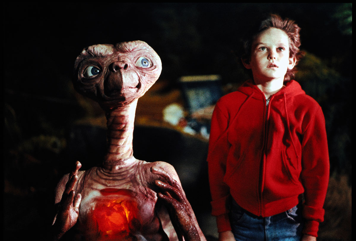 The story of a boy and an alien - E.T. and Elliott (Henry Thomas) in E.T. - The Extra-Terrestrial (1982)