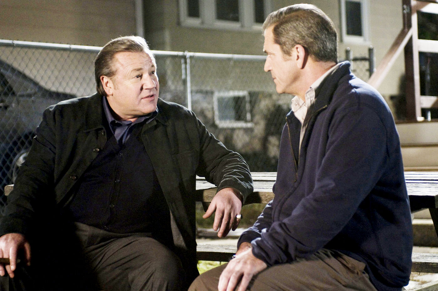 Jedburgh (Ray Winstone) and Craven (Mel Gibson) in Edge of Darkness (2010)