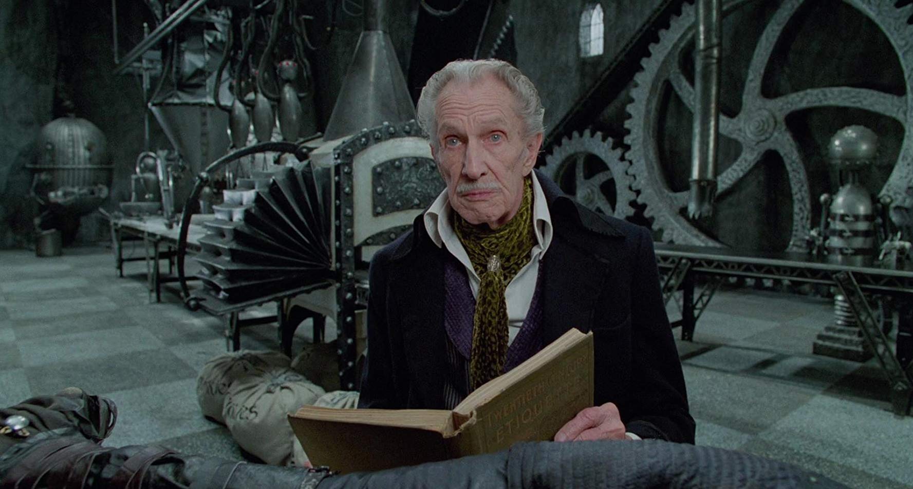 A 79 year old Vincent Price in his last film role as Edward's creator in Edward Scissorhands (1990)