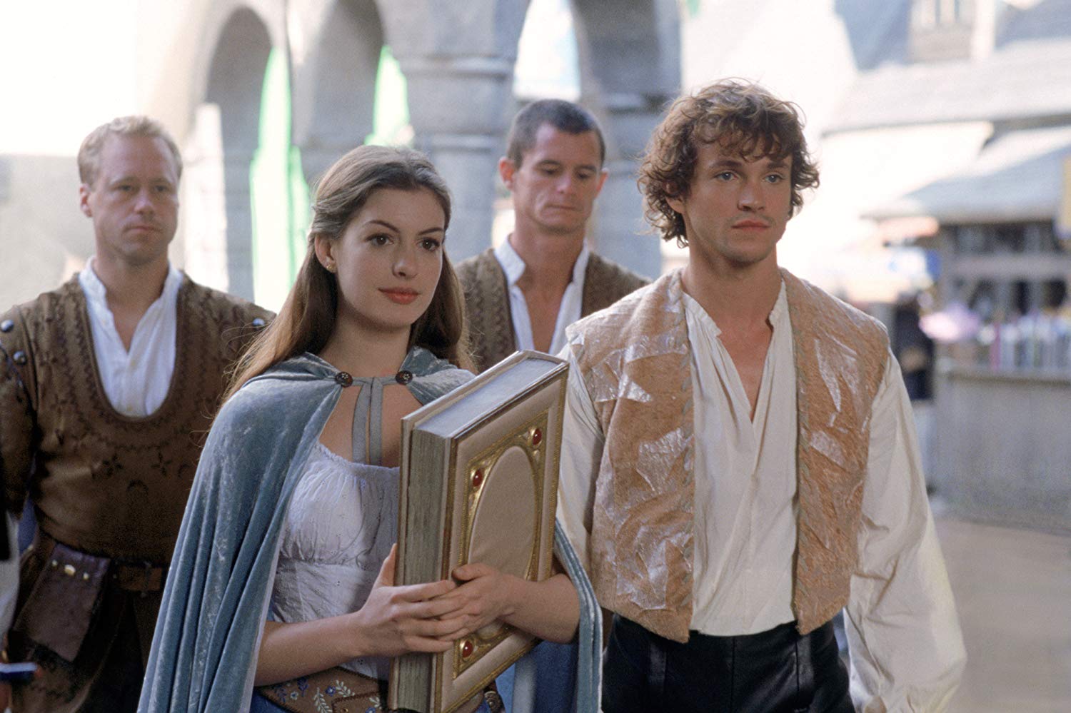 Ella (Anne Hathaway) and Char (Hugh Dancy) in Ella Enchanted (2004)