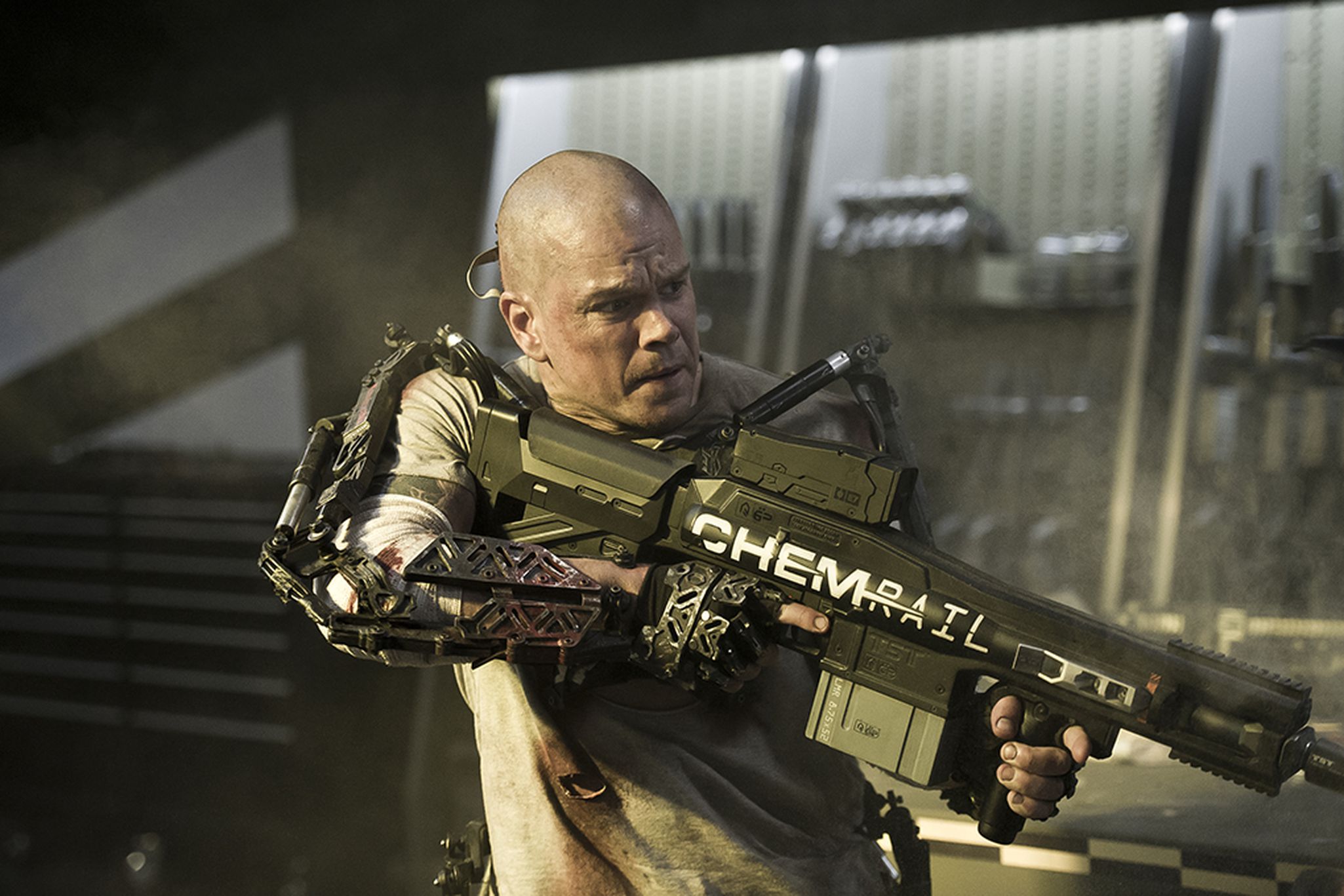 Matt Damon as Max DeCosta in action in Elysium (2013)