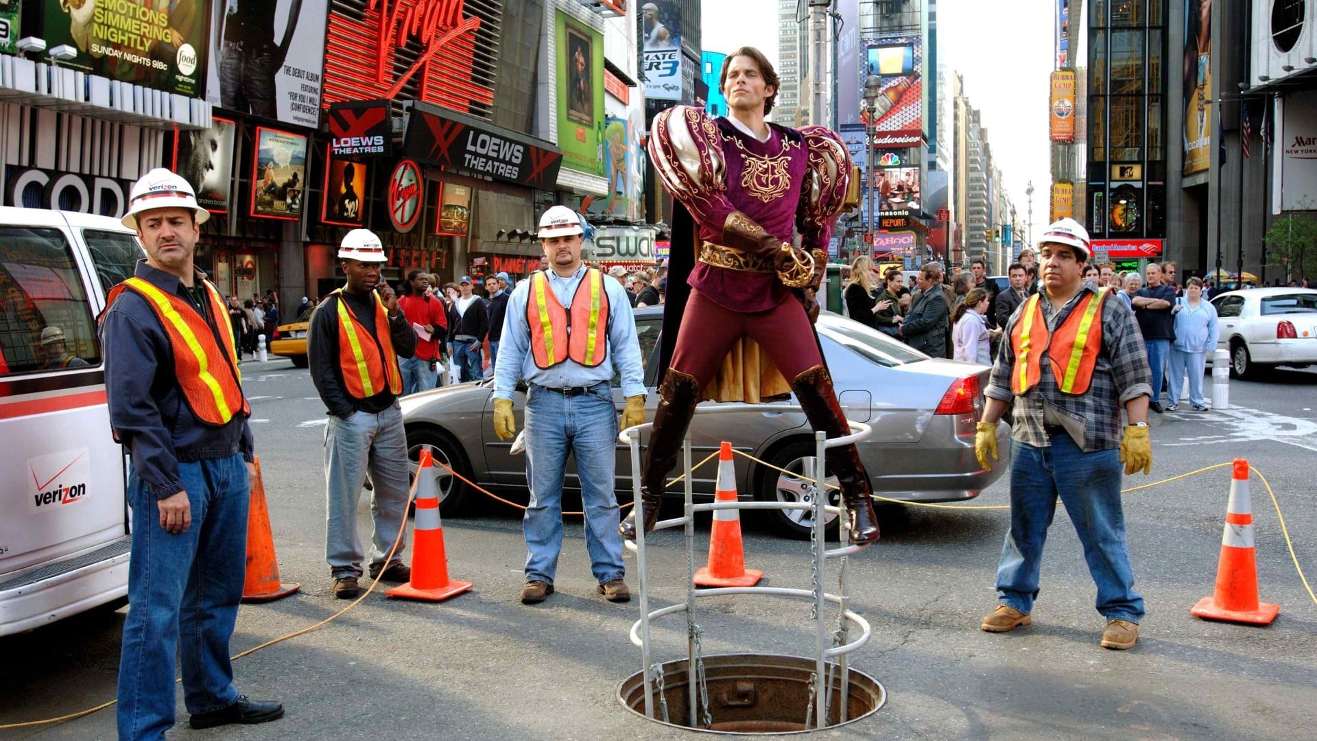 Prince Edward (James Marsden) emerges into present-day New York City in Enchanted (2007)