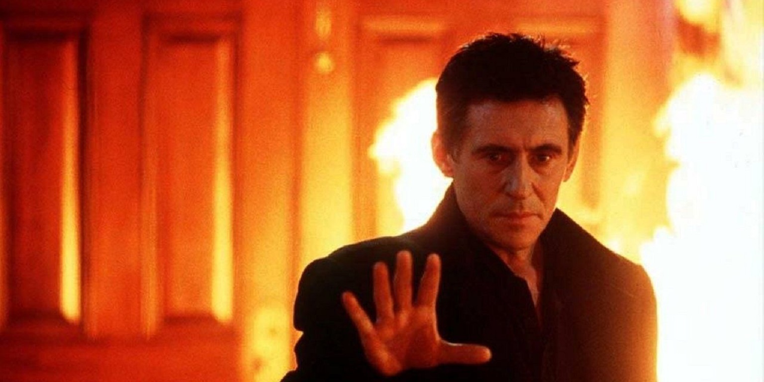 The Devil as an investment banker (Gabriel Byrne) in End of Days (1999)