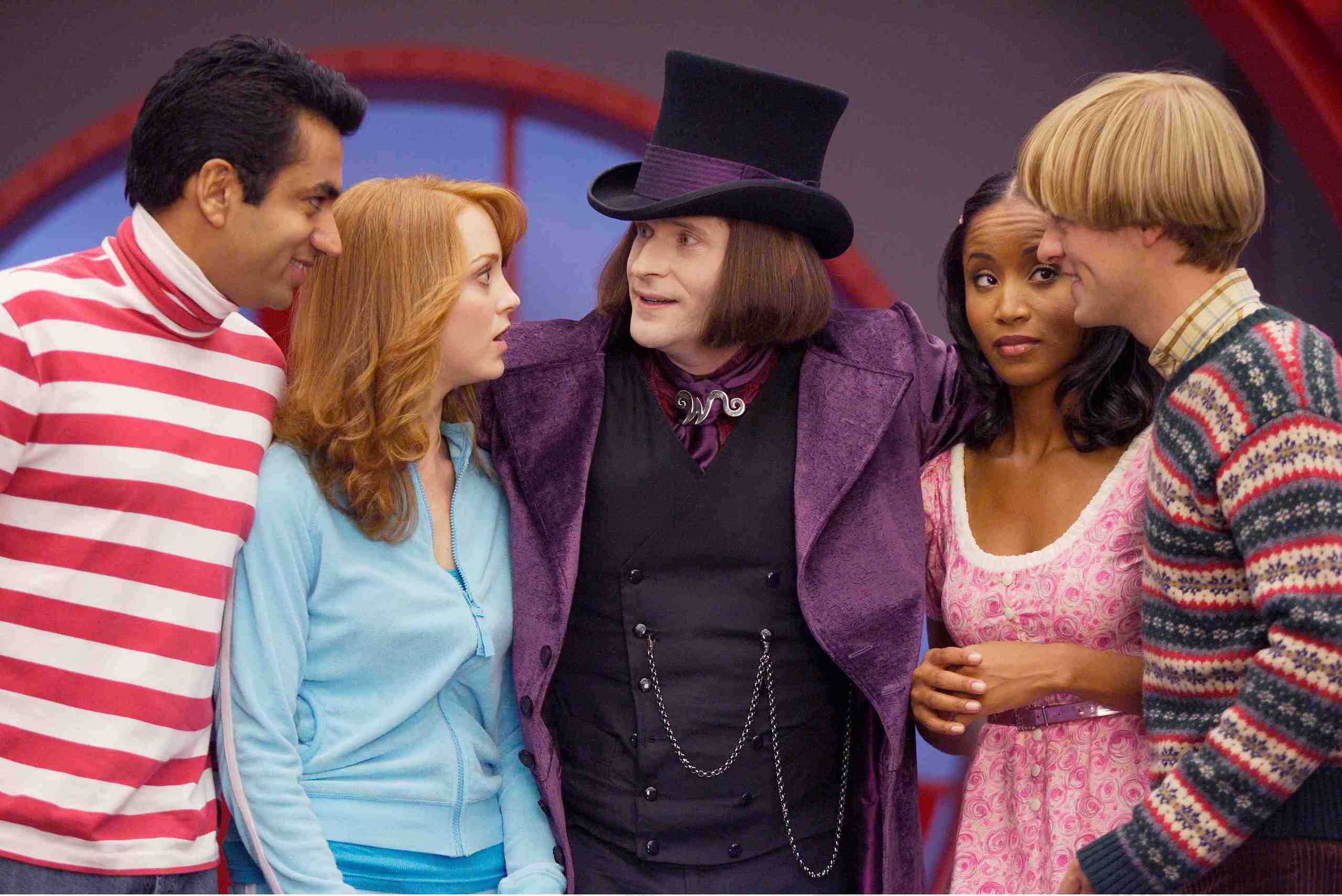 Willy (Crispin Glover) greets the orphans Kal Penn, Jayma Mays, Faune A. Chambers, Adam Campbell in Epic Movie (2007)