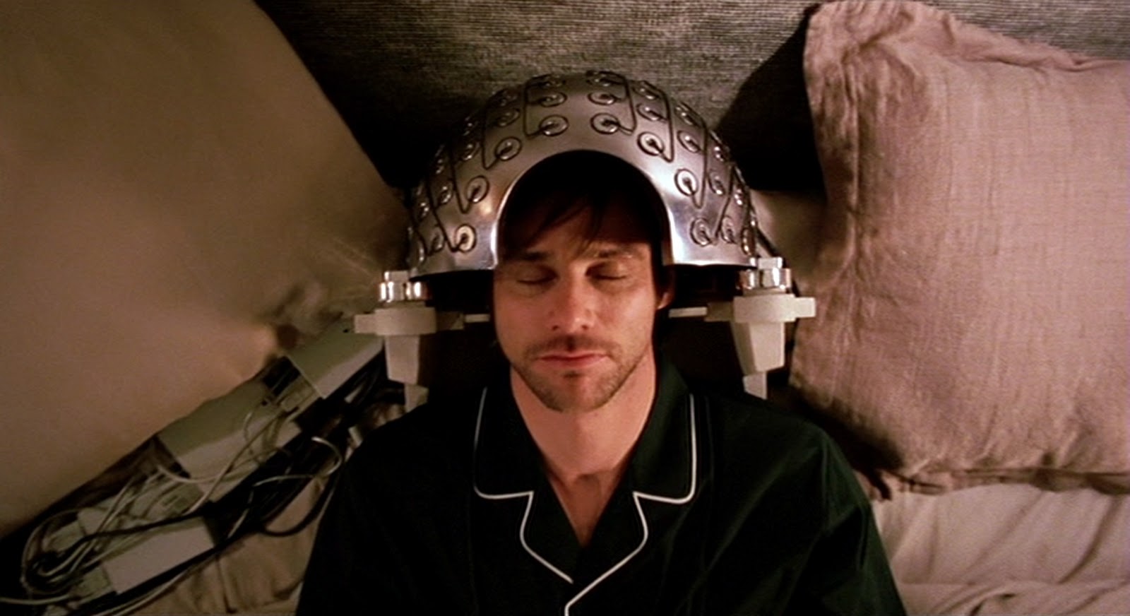 Jim Carrey goes to the Lacuna Institute to have his own memories erased in Eternal Sunshine of the Spotless Mind (2004)