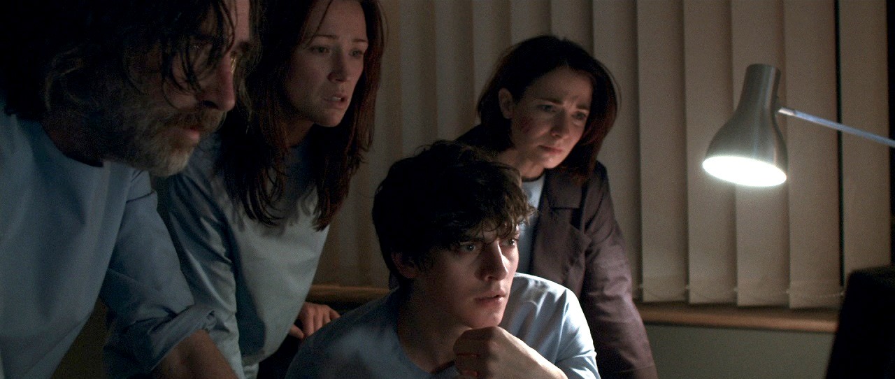 Steve Evets, Nia Roberts, Aneurin Barnard and Alex Reid in The Facility (2012)