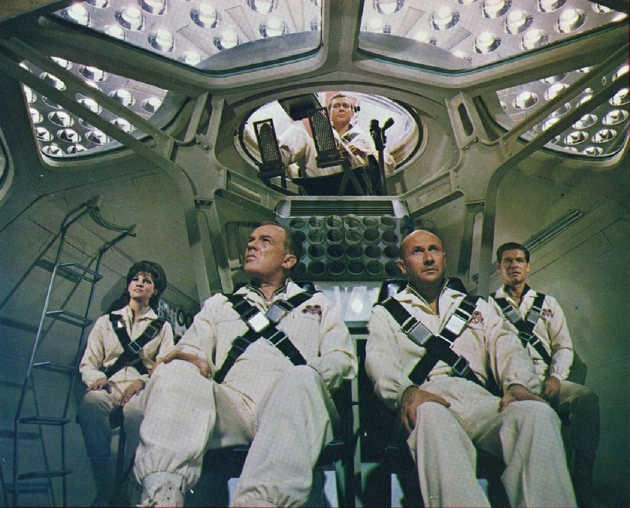 The submarine crew - Raquel Welch, Arthur Kennedy, Donald Pleasence, Stephen Boyd and William Redfield in Fantastic Voyage (1966)