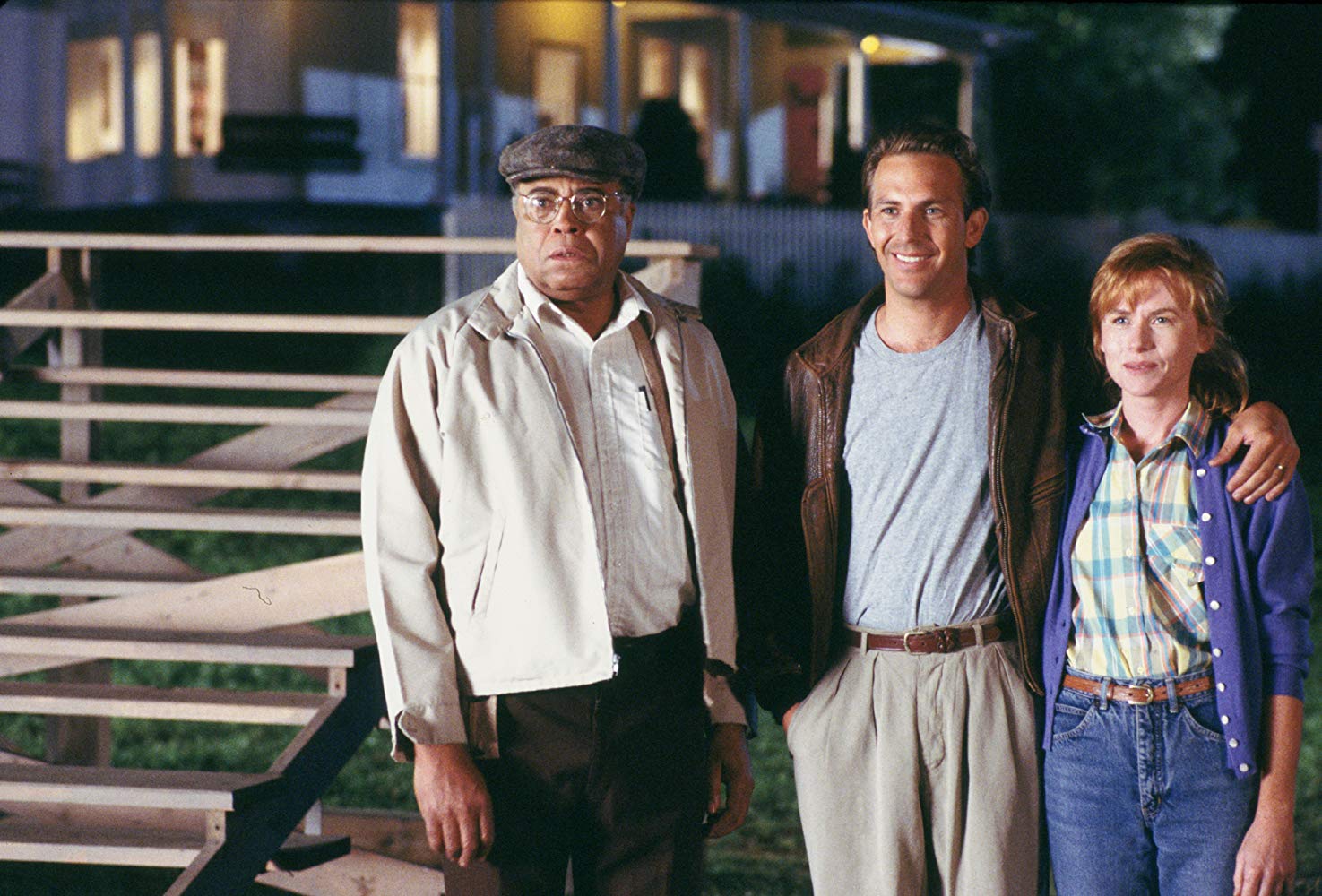 (l to r) Terence Mann (James Earl Jones), Ray Kinsella (Kevin Costner) and his wife Annie (Amy Madigan) in Field of Dreams (1989)