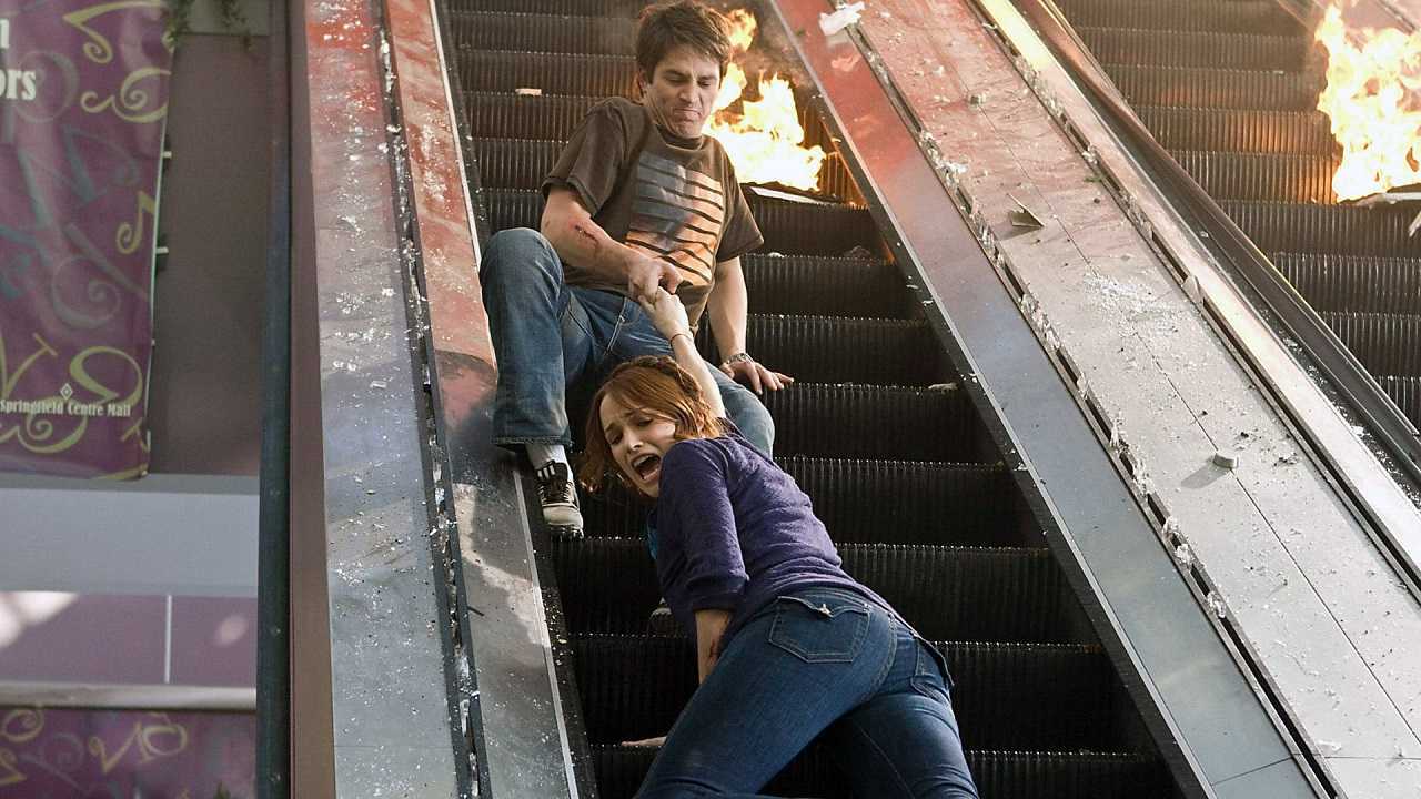 Bobby Campo and Shantel vanSanten deal with a killer escalator in The Final Destination (2009)