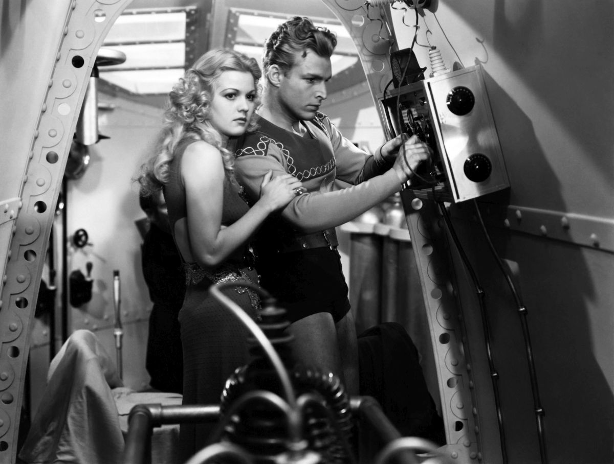 Flash Gordon (Larry ‘Buster’ Crabbe) and Dale Arden (Jean Rogers) in Flash Gordon (1936)