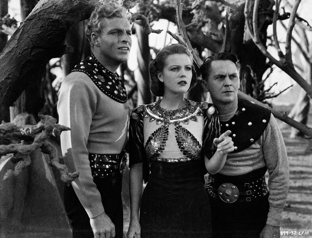 (l to r) Flash Gordon (Larry ‘Buster’ Crabbe), Dale Arden (Jean Rogers) and comic relief Happy Hapgood (Donald Kerr) in Flash Gordon's Trip to Mars (1938)