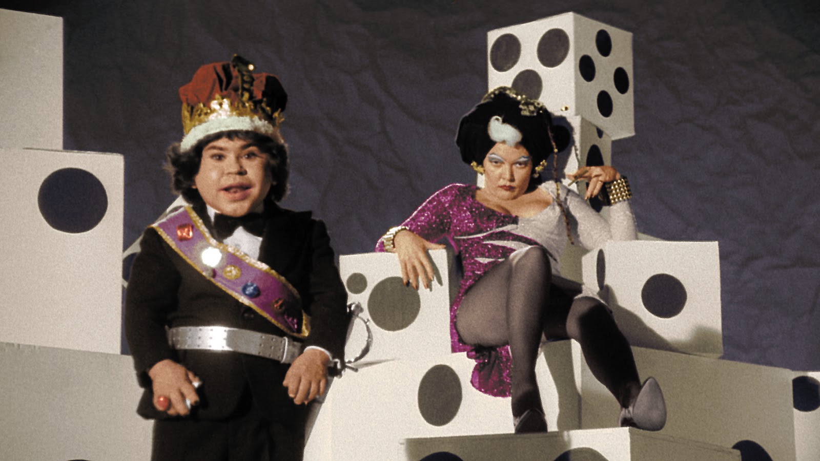 King Fausto (Herve Villechaize) and Queen Doris (Susan Tyrrell) in Forbidden Zone (1982)