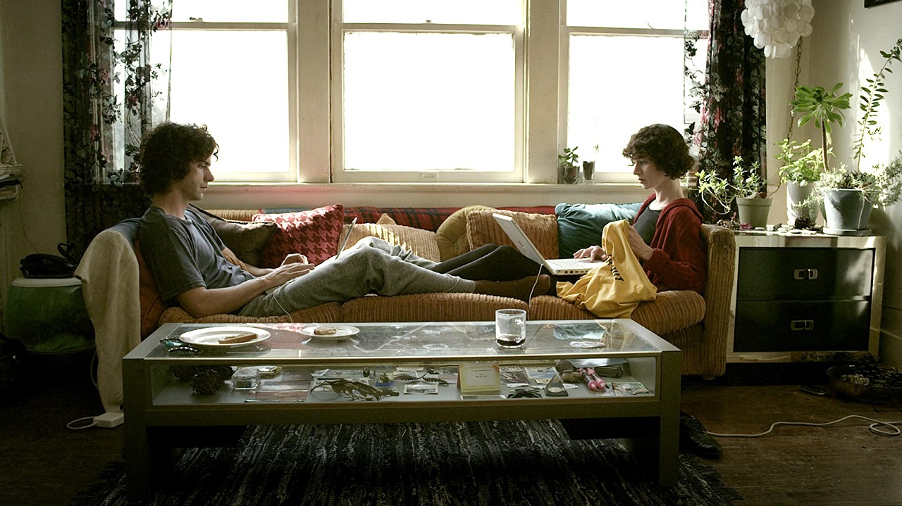 Hamish Linklater and Miranda July in The Future (2011)