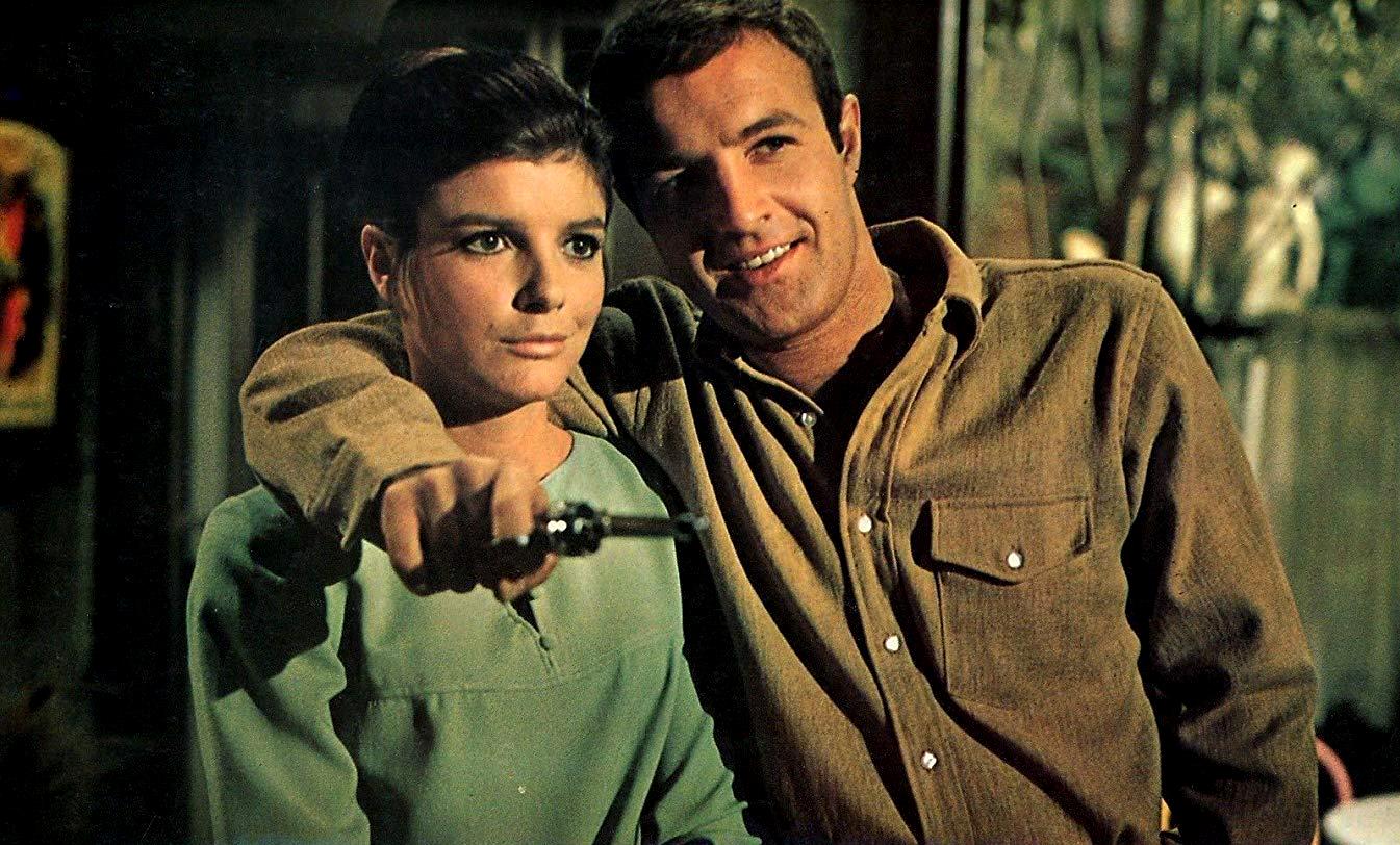 Katharine Ross, James Caan in Games (1967)