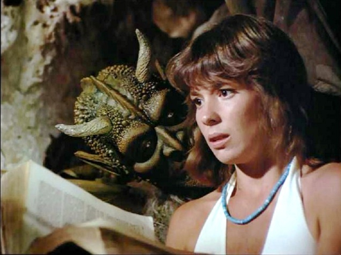 Jennifer Salt in Gargoyles (1972)